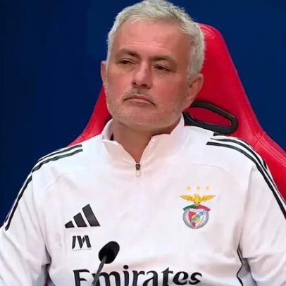 Mourinho diz que se olha para quem está no banco do Napoli e esquece quem falta