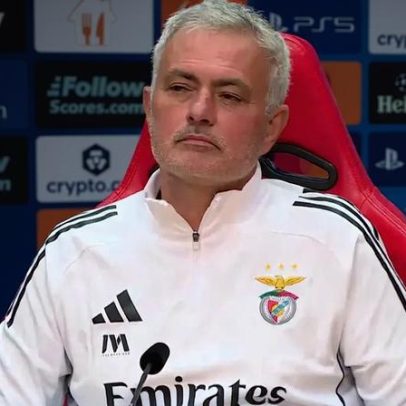 Mourinho diz que olha para quem está no banco do Nápoles e esquece quem falta