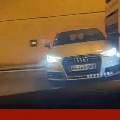 Camião arrasta carro 300 metros sem o motorista perceber
