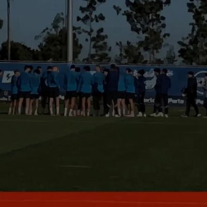 Treino do FC Porto incluiu drones, ecrã gigante e túnel