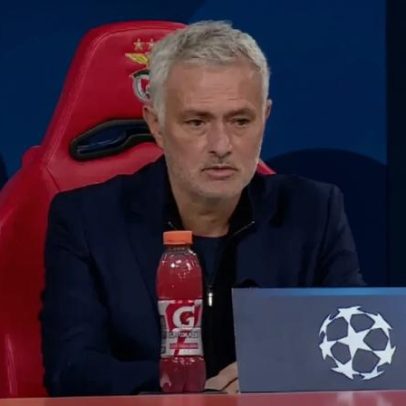 Mourinho diz: Benfica já joga qualquer coisa e a equipa leva uma paulada