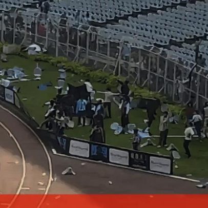 80 mil fãs lotam estádio na Índia para ver Messi; saem de mãos a abanar