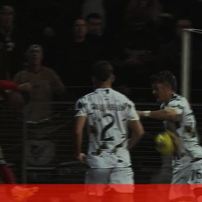 Benfica pediu penálti por mão de Dinis Pinto; Mourinho reclamou ao ver no tablet