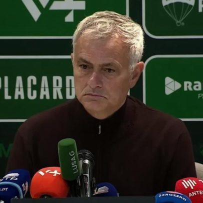 Mourinho afirma que penálti sobre Pavlidis ficou por marcar