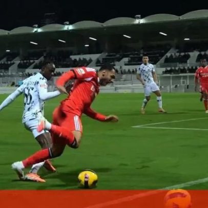 Benfica reforça queixas de Mourinho e mostra imagens do penálti sobre Pavlidis