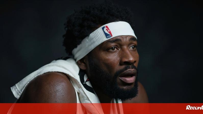 Lance do poste português frente aos Orlando Magic