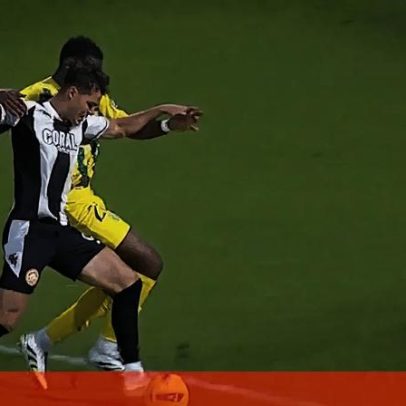 Lance polémico dentro ou fora da área originou penálti na Nacional-Tondela