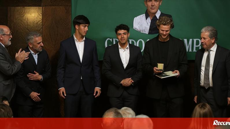 Rui Borges e os jogadores do Sporting durante a gala dos Prémios Stromp