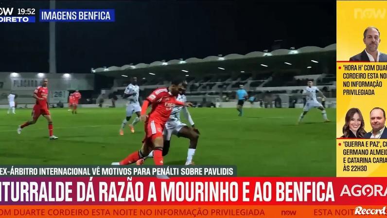Iturralde González aponta penálti a Pavlidis no Moreirense-Benfica