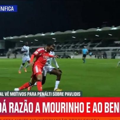 Iturralde González afirma penálti sobre Pavlidis no Moreirense-Benfica