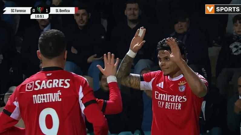 Ríos faz golo de primeira que adianta o Benfica em Faro