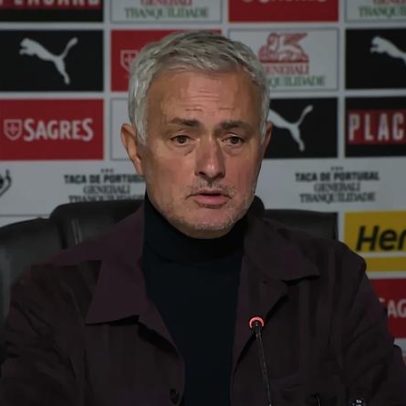 Mourinho revela conversa com Otamendi após jogo com o Farense