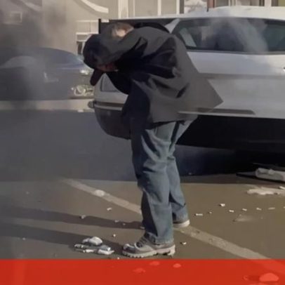 Popular intervêm após agente do ICE arrastar mulher em Minneapolis