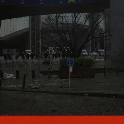 Protesto de agricultores causa caos em Bruxelas; transmissão em direto
