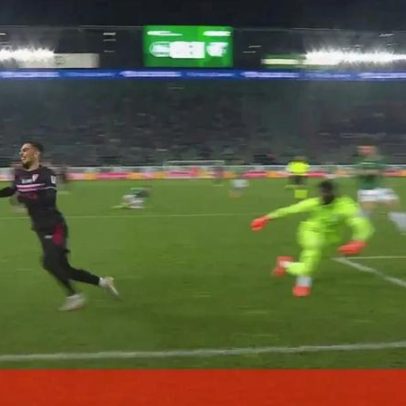 Será o mergulho do ano? Até o simulador ficou a rir
