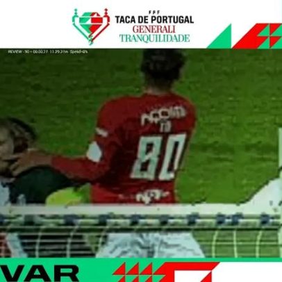 Árbitro demorou 12 minutos a marcar penálti a favor do Sporting nos descontos
