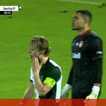 Árbitro demora 12 minutos a assinalar penálti a favor do Sporting nos descontos