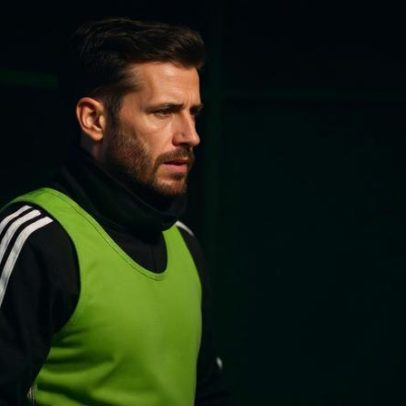 Besiktas desconta verba de Kökçü para negociar com Benfica