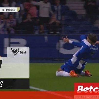William Gomes aproveita erro defensivo e adianta o FC Porto diante do Famalicão