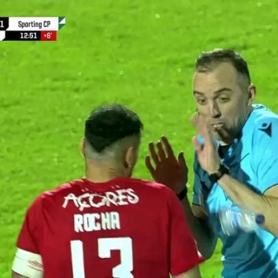 Garrafa é lançada da bancada após pênalti de João Pinheiro para o Sporting