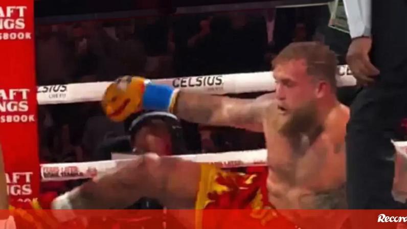 Antigo campeão do mundo não deu tréguas ao adversário, deitando-o ao tapete no sexto round