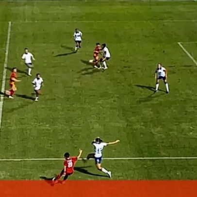 Fora de jogo considerado controverso gera debate entre fãs