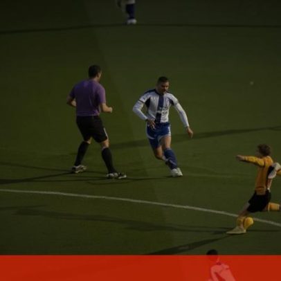 Jogador marca primeiro golo como sénior ao aproveitar guarda-redes adiantado