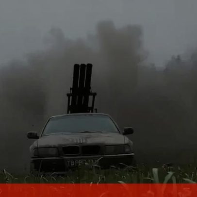 Militares ucranianos convertem BMW em lança-roquetes