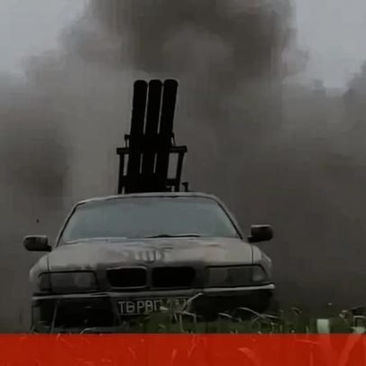 Militares ucranianos transformam BMW em lança-foguetes