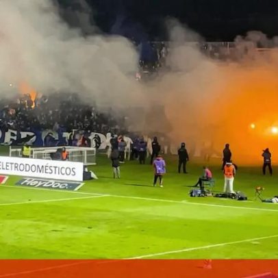 Tocha cai perto de Pepê durante festejos do FC Porto em Alverca
