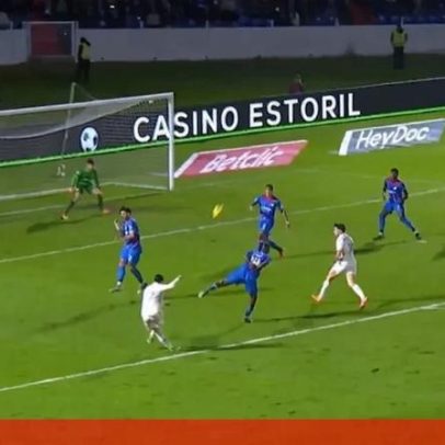 Borja Sainz marca golo em arco frente ao Alverca; André Gomes não reagiu