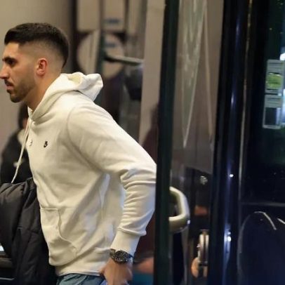 Comitiva do Sporting já em estágio rumo a Guimarães ao fim da tarde