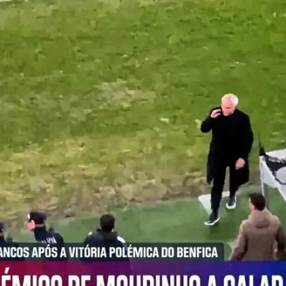 Mourinho manda calar o banco do Famalicão no final do jogo