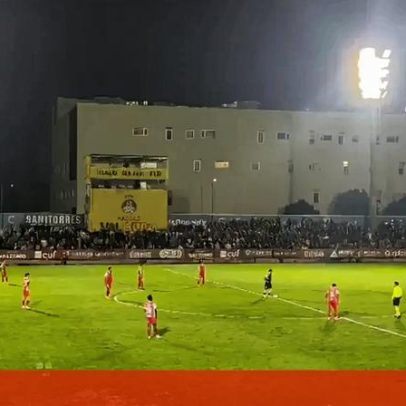Protesto do Caldas no 1º minuto contra Sp. Braga durante o pontapé de saída