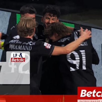Autogolo do guarda-redes do V. Guimarães facilita triunfo do Sporting