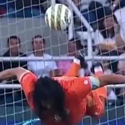 René Higuita volta a realizar o chute do escorpião 30 anos depois