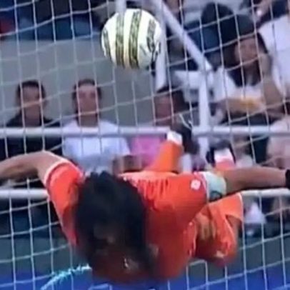 René Higuita volta a fazer o golpe do escorpião 30 anos depois