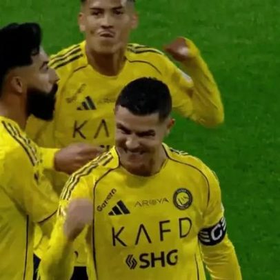 Cristiano Ronaldo abre o marcador de cabeça ao segundo poste pelo Al Nassr