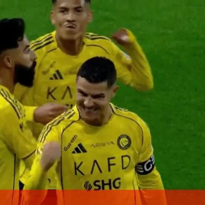 Cristiano Ronaldo abre o marcador no Al Nassr frente ao Al Okhdood