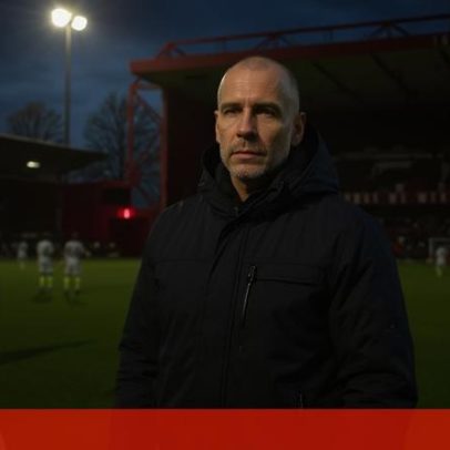Guardiola reclama com o operador de câmara em pleno jogo