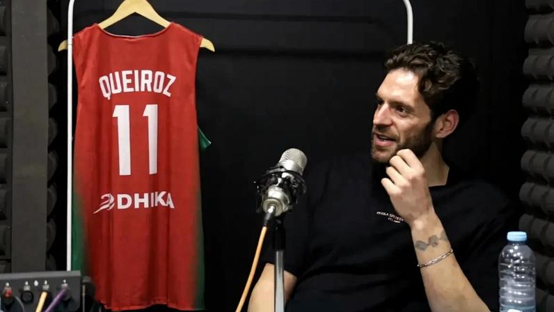 Miguel Queiroz, capitão da equipa de basquetebol do FC Porto e da Seleção Nacional, é o primeiro convidado do 'Dois para um', o podcast conjunto de Record e da Federação Portuguesa de Basquetebol.