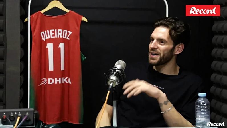 Capitão do FC Porto e da Seleção Nacional é o primeiro convidado do podcast 'Dois para um'