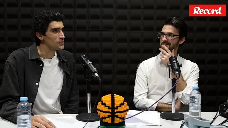 Miguel Queiroz e João Santos partilham experiências de EuroBasket: «Tínhamos os bilhetes com o nome da Letónia»