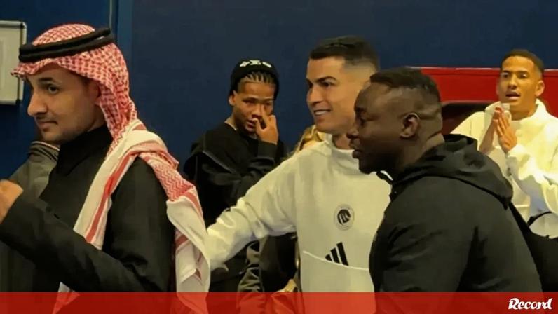 Irmão de Ângelo em lágrimas após tirar foto com Cristiano Ronaldo