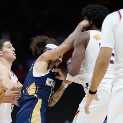 Pancadaria entre José Alvarado e Mark Williams em jogo da NBA