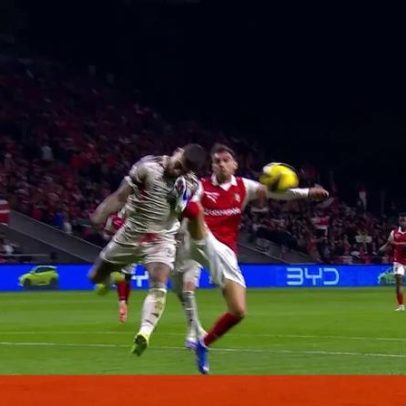 Golo de Ricardo Horta anulado por falta sobre Otamendi