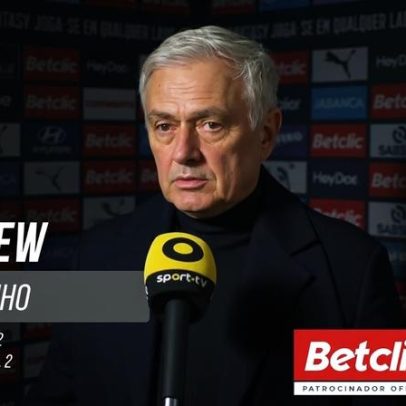 Mourinho responde a apenas uma pergunta e encerra flash-interview