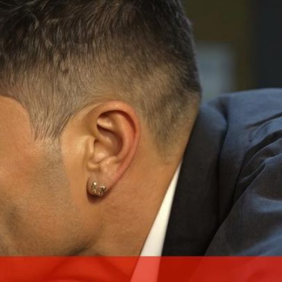 Cristiano Ronaldo abraça pais de Diogo Jota na gala Globe Soccer Awards