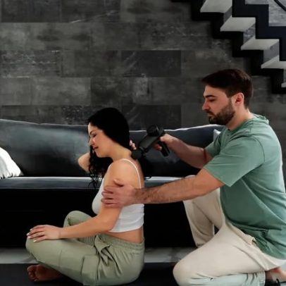 Pistola de massagem Lenovo com 8 cabeças, recuperação muscular por menos de 30€
