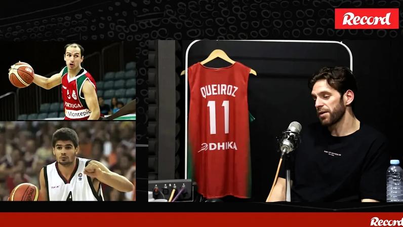 Miguel Queiroz, capitão da equipa de basquetebol do FC Porto e da Seleção Nacional, é o primeiro convidado do 'Dois para um', o podcast conjunto de Record e da Federação Portuguesa de Basquetebol, onde o jornalista João Socorro Viegas e o ex-internacional português João Santos entrevistam figuras da modalidade no nosso país. Num desafio de 'este ou aquele' - versão atuais e antigos internacionais portugueses -, o poste brilhou num teste difícil e foi justificando as suas escolhas.